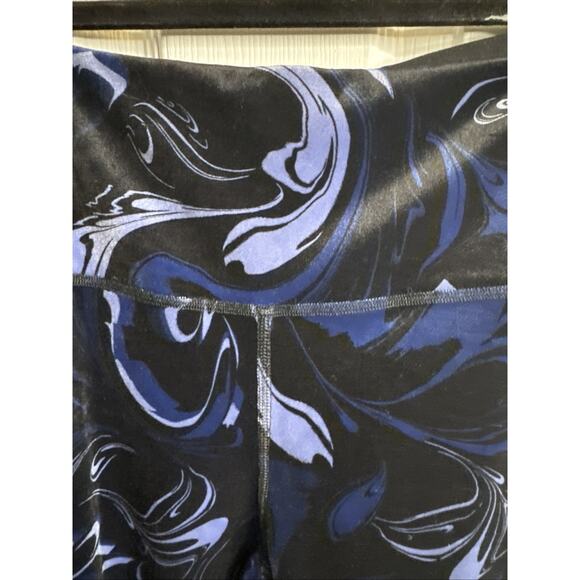 Athleta Women's Elation Velvet Tight Sz Medium - Picture 2 of 7
